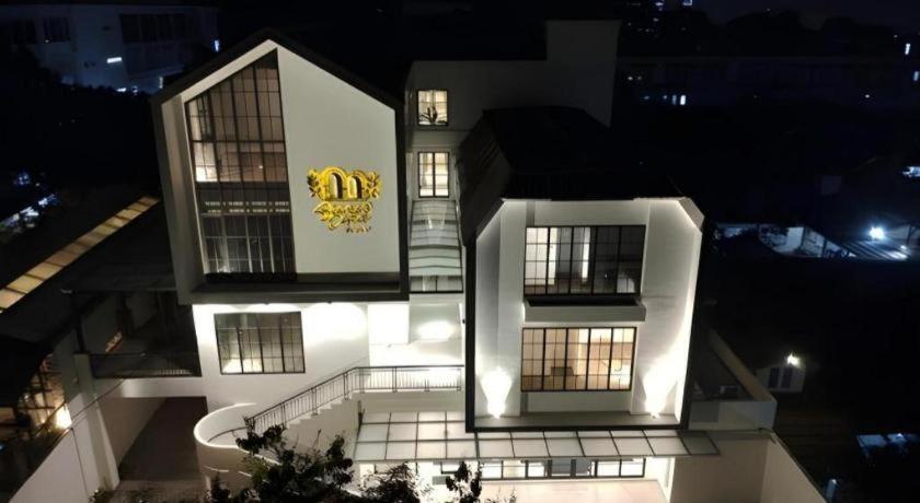 Bianco Costel Hotel Bogor Buitenkant foto