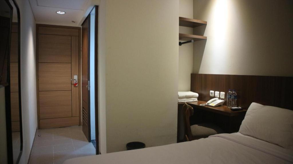 Bianco Costel Hotel Bogor Buitenkant foto