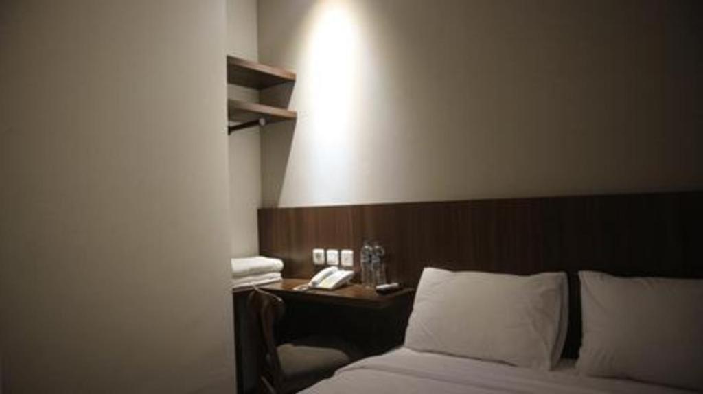 Bianco Costel Hotel Bogor Buitenkant foto