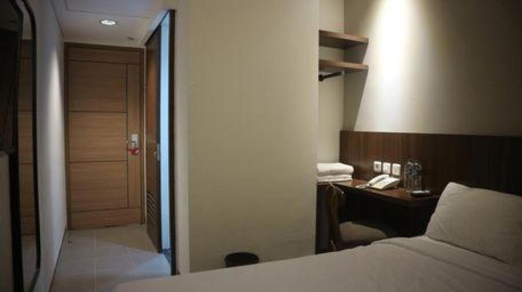 Bianco Costel Hotel Bogor Buitenkant foto