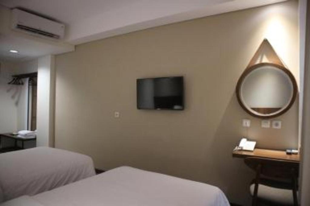 Bianco Costel Hotel Bogor Buitenkant foto