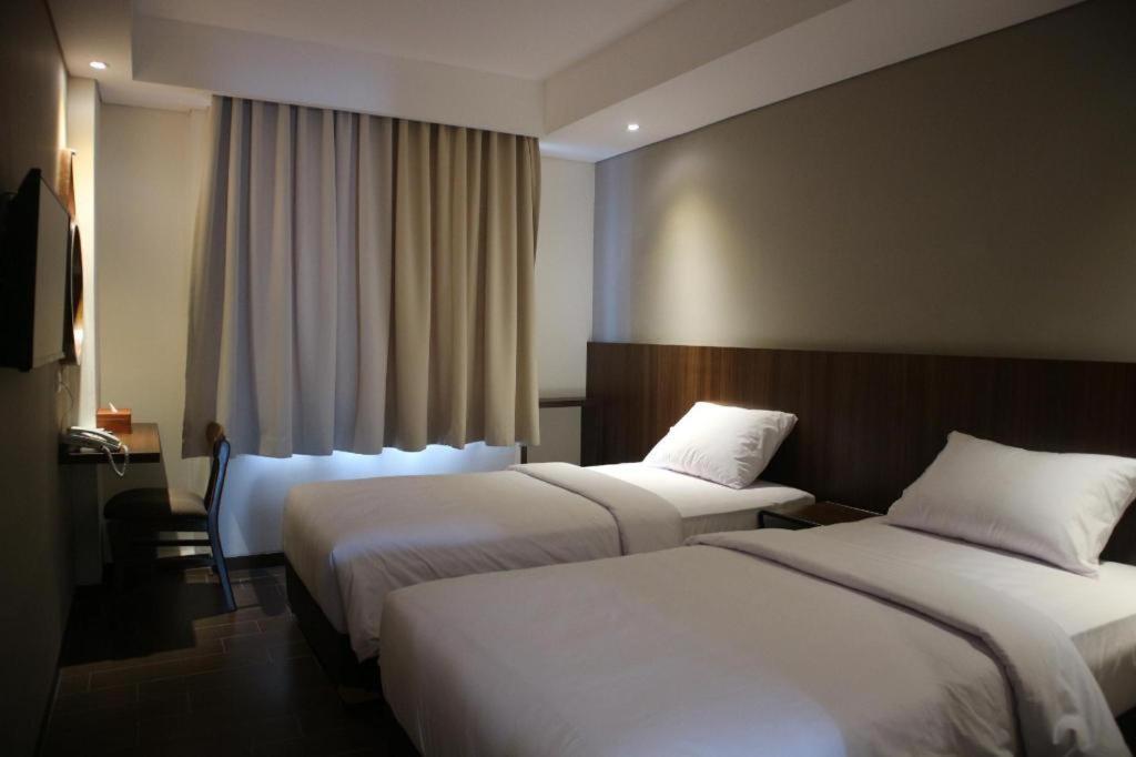 Bianco Costel Hotel Bogor Buitenkant foto